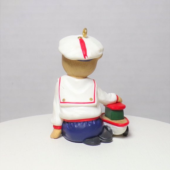 Hallmark The Bearingers Victoria Circle Bear Family 5 Ornaments Christmas 1993 - Picture 7 of 16